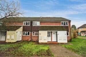 Student vs Professional Demand: Who’s Really Driving Tilehurst Rentals?